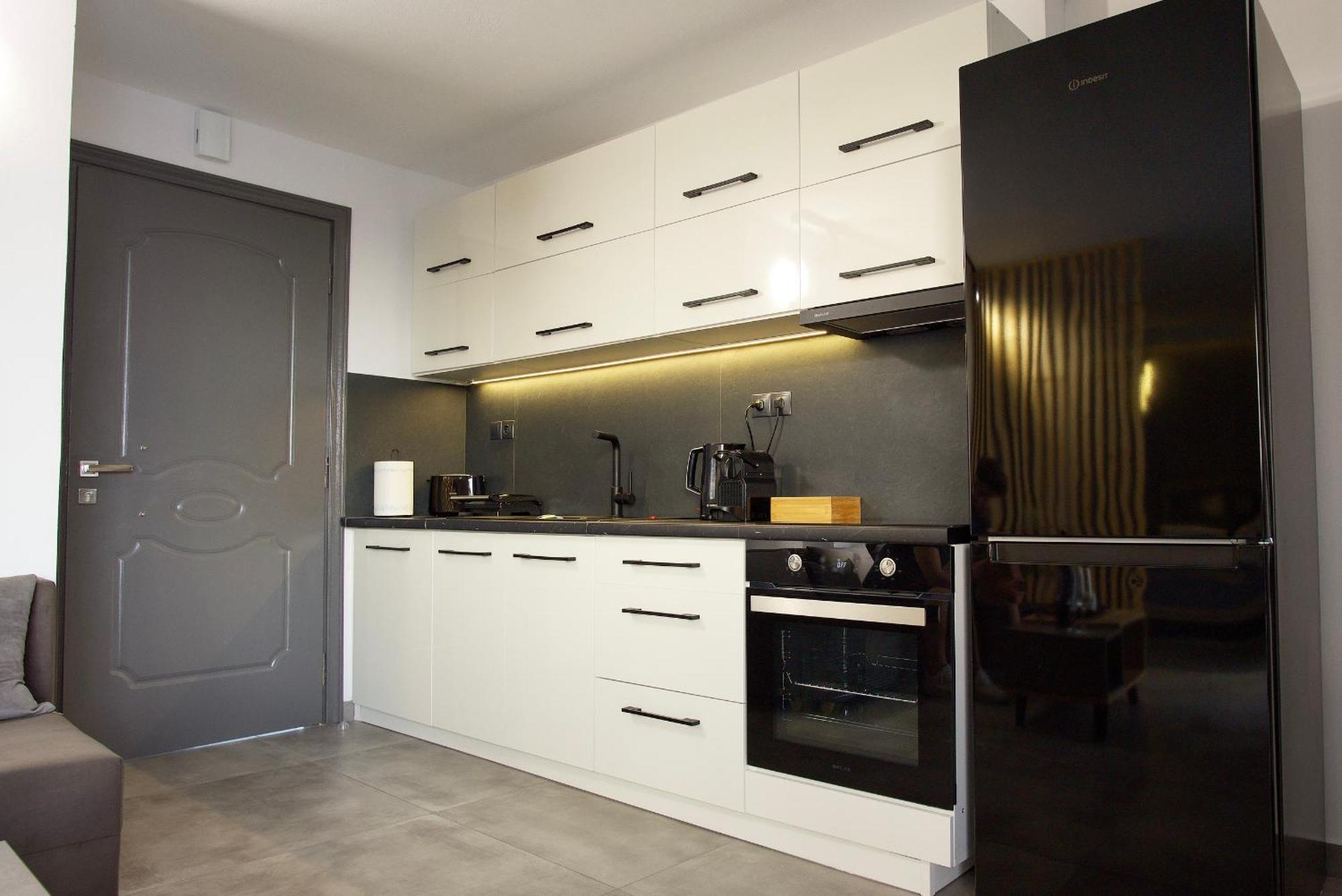 Kiriakos Apartment カラマタ エクステリア 写真