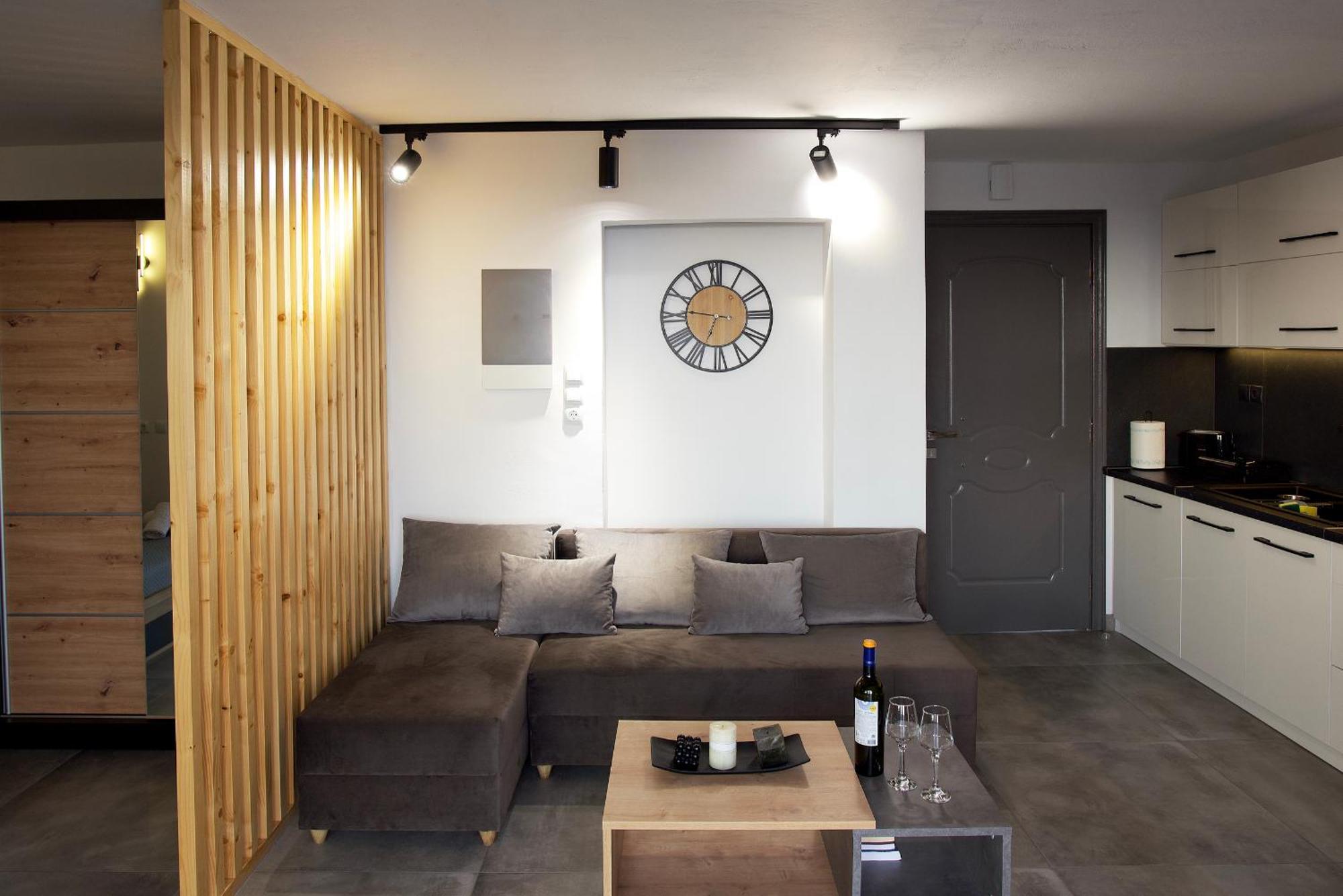 Kiriakos Apartment カラマタ エクステリア 写真