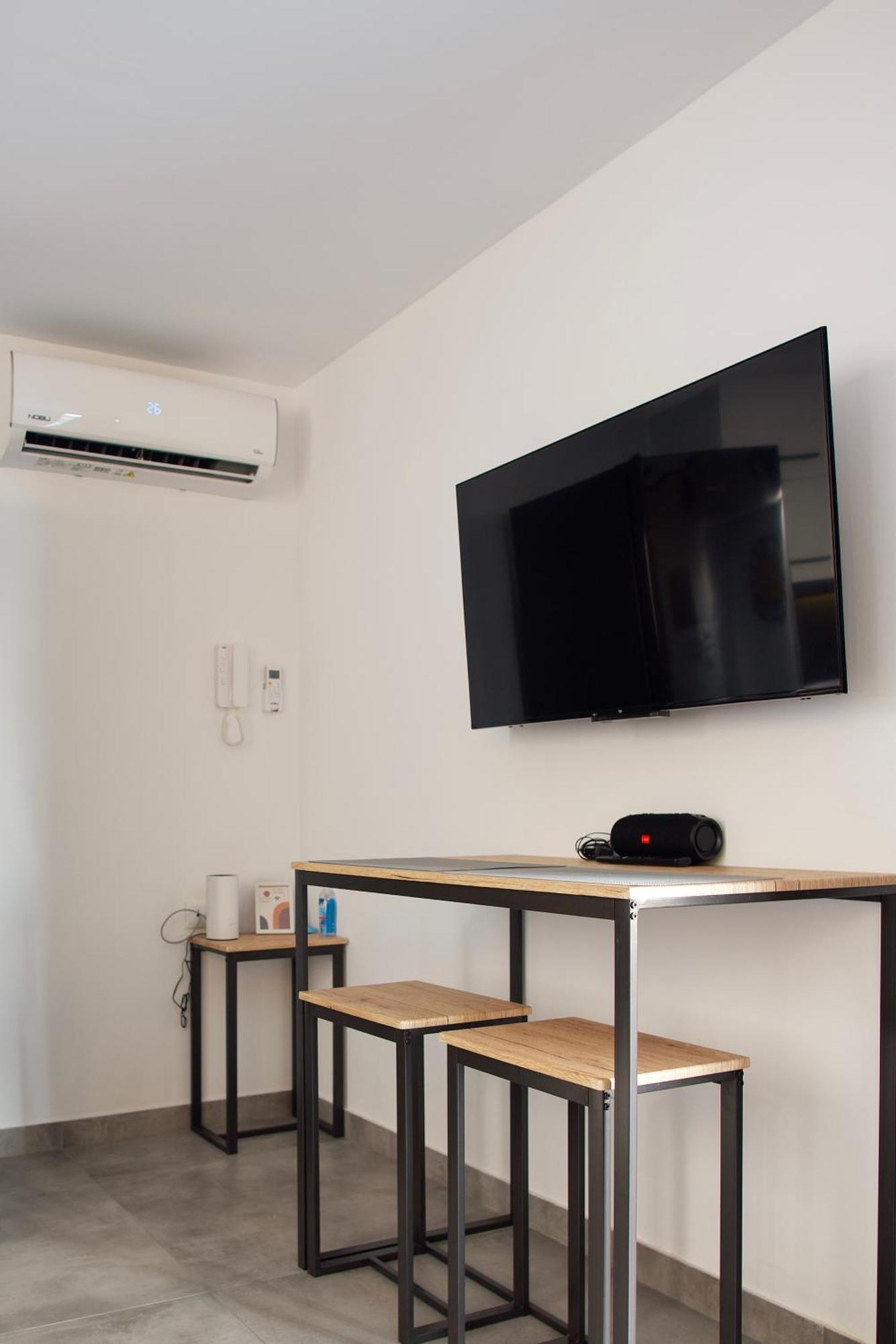 Kiriakos Apartment カラマタ エクステリア 写真